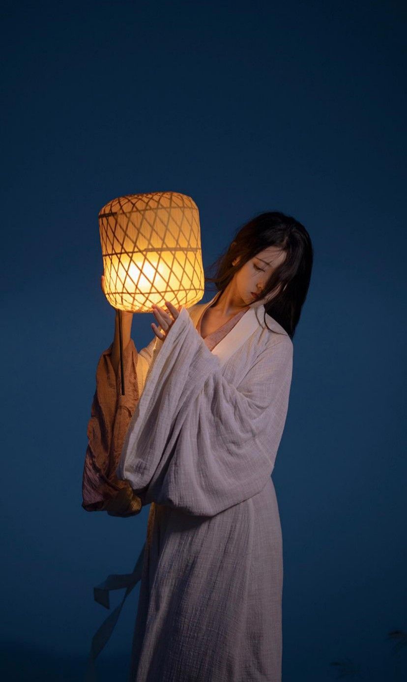 The Versatility of Shawls to Match Qipao Cheongsam A Fashionable Fusion