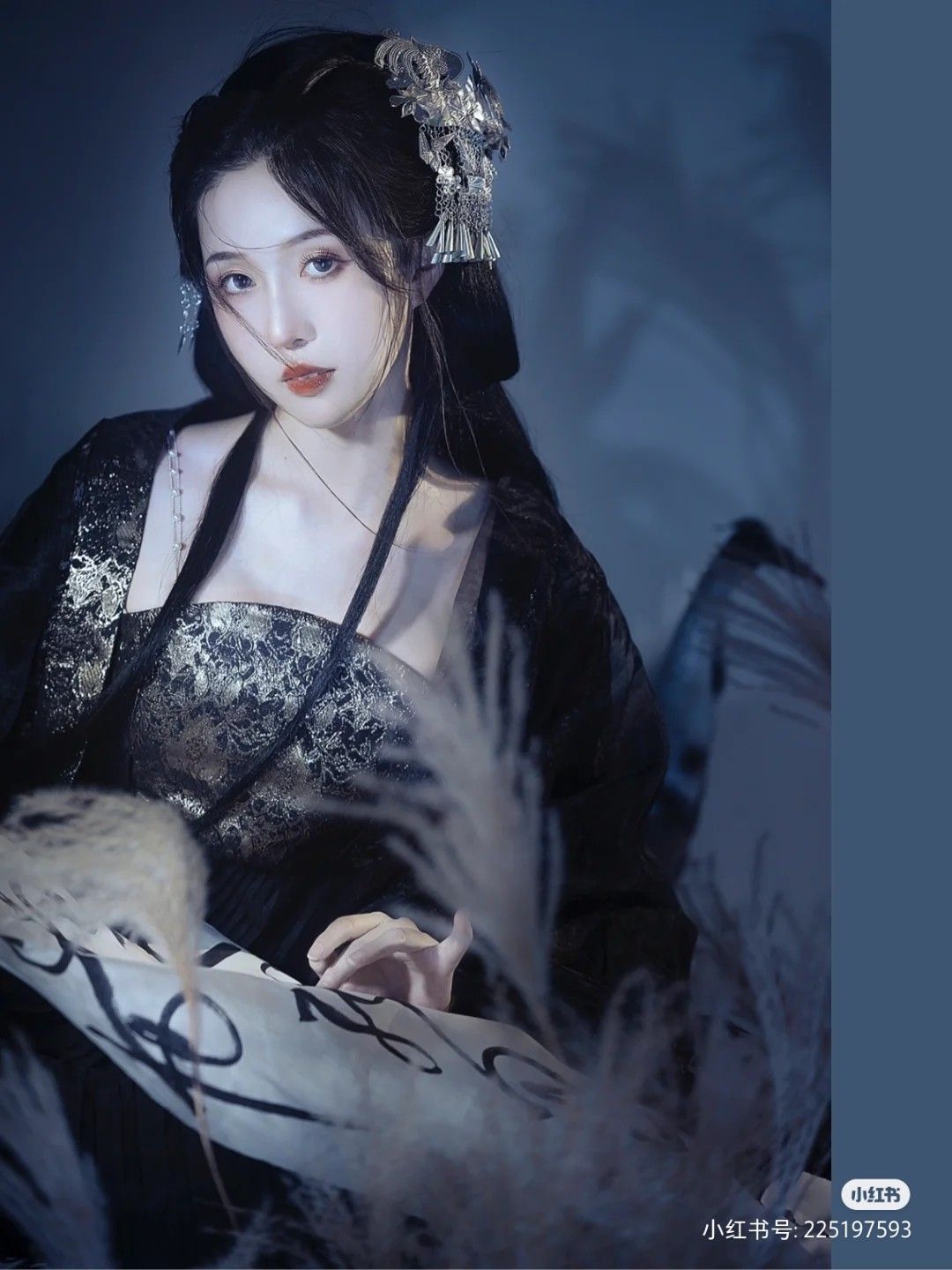 The Imperial Queen in Hanfu:Ancient Splendor and Cultural Legacy The Imperial Queen in Hanfu:Ancient Splendor and Cultural Legacy