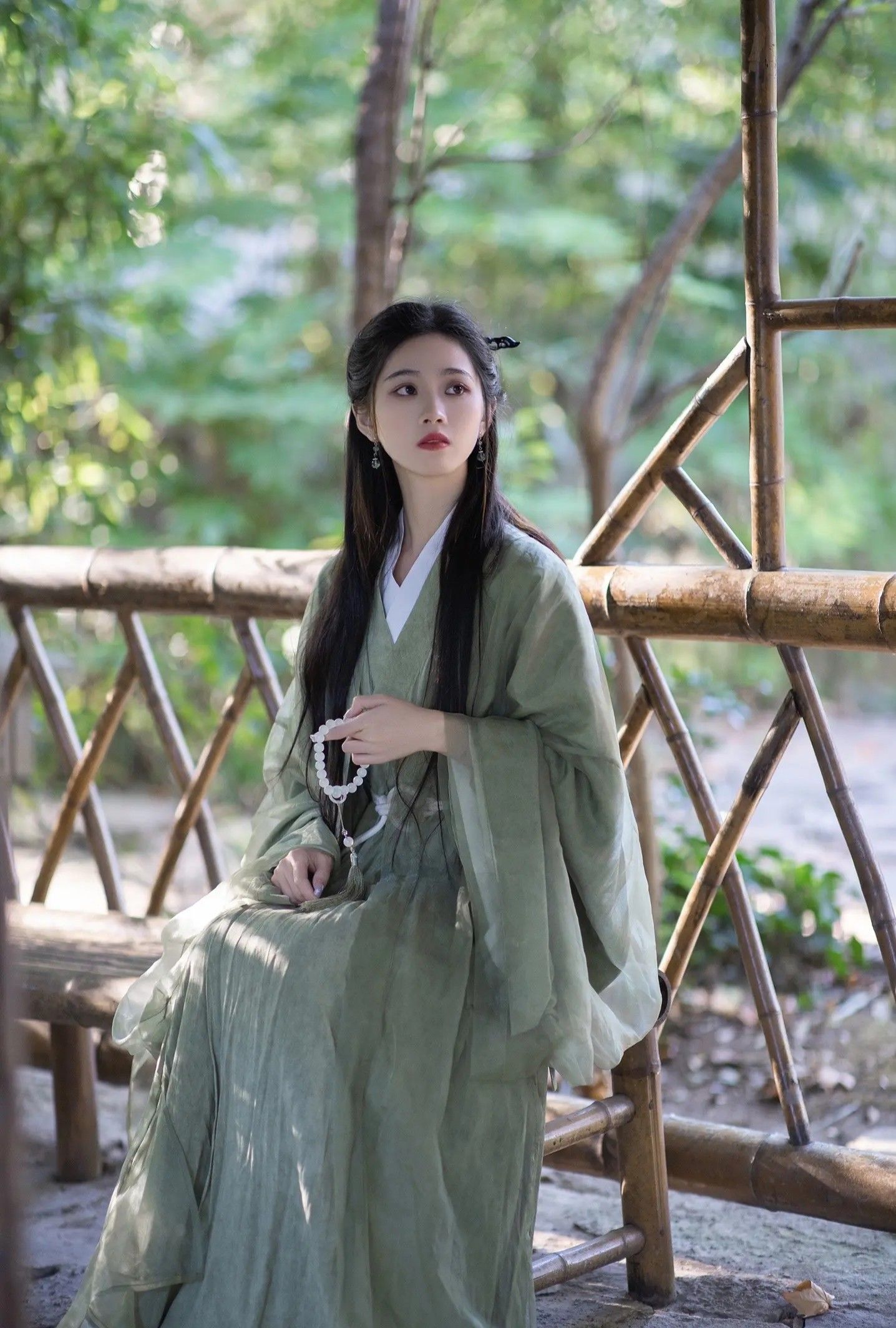 The Enchantment of Hanfu:A Journey into the Fairy World of White Moonlight and Immortal Attire