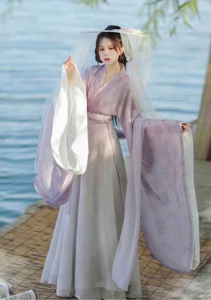 Elegant Cheongsam Girls:Embracing a Timeless Fashion with a Modern Twist