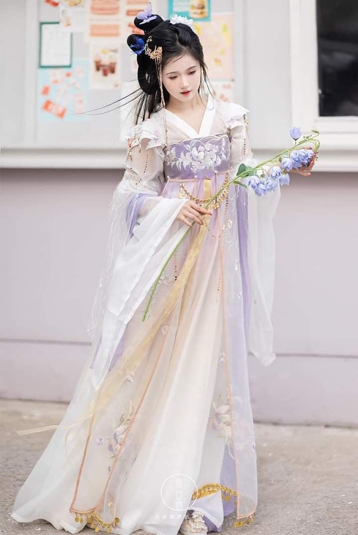 Reimagining Vintage Cheongsam:Modern Innovations in Traditional Elegance Reimagining Vintage Cheongsam:Modern Innovations in Traditional Elegance