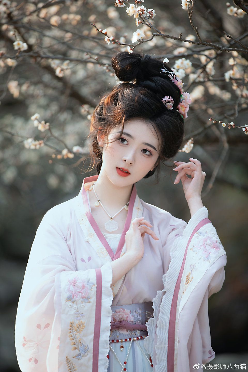 The Rise of High-Elastic Dance Cheongsam:Embracing Tradition with Modern Flexibility