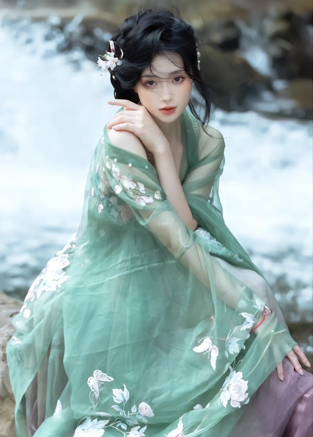 Vintage Cheongsam Revolution:Embracing the Retro Charm of 2021