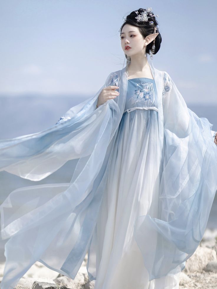 Ancient Charm of Hanfu Girl:Unveiling the Essence of Traditional Chinese Beauty