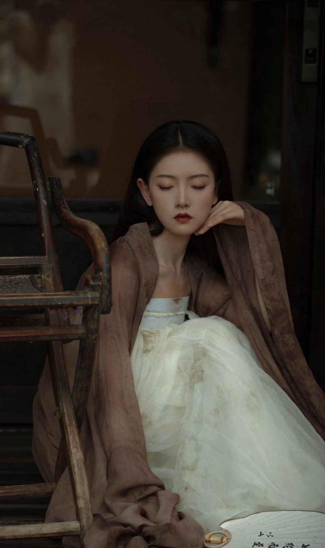 The Enigma of the Pink Cheongsam Woman
