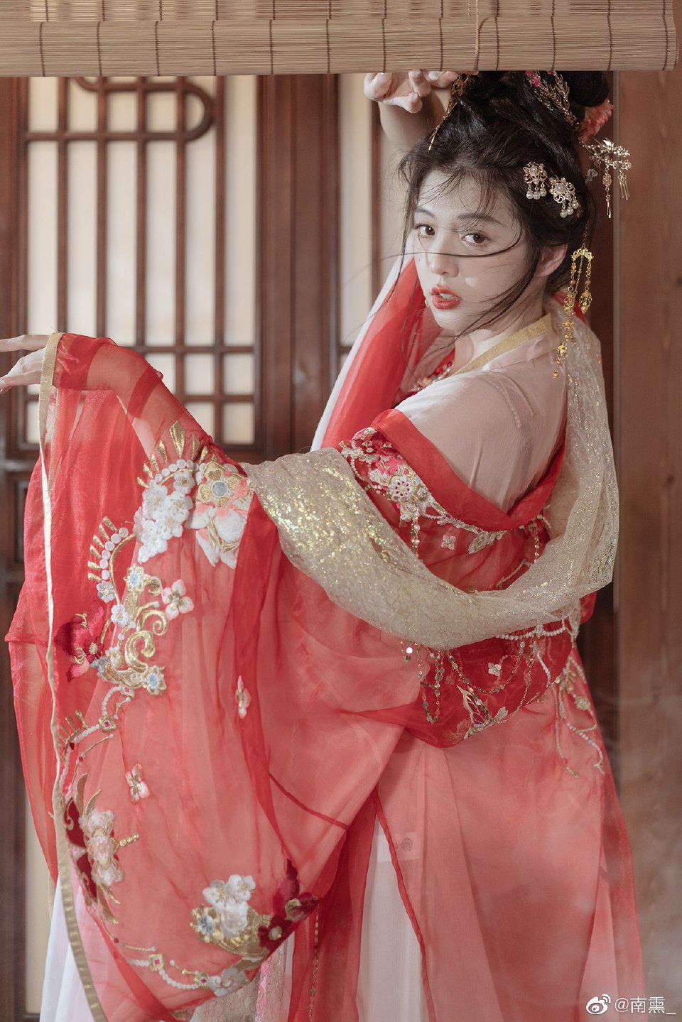 Summer Hanfu Fashion for 8-Year-Old Girls:Embracing Traditional Beauty in Lightweight Comfort Summer Hanfu Fashion for 8-Year-Old Girls:Embracing Traditional Beauty in Lightweight Comfort