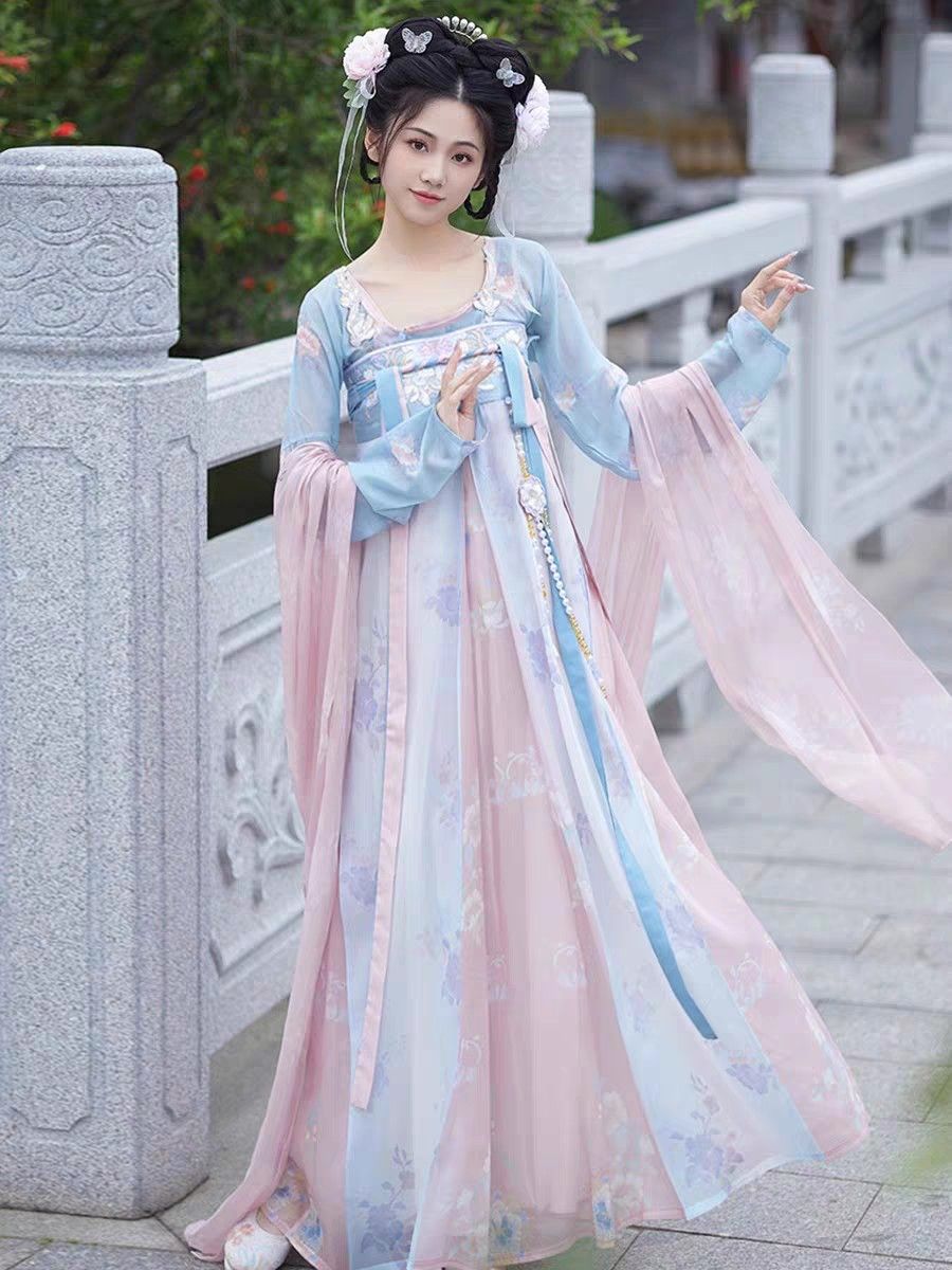 Mystic Beauty:The Rise of Hanfu Blind Box for Women Mystic Beauty:The Rise of Hanfu Blind Box for Women