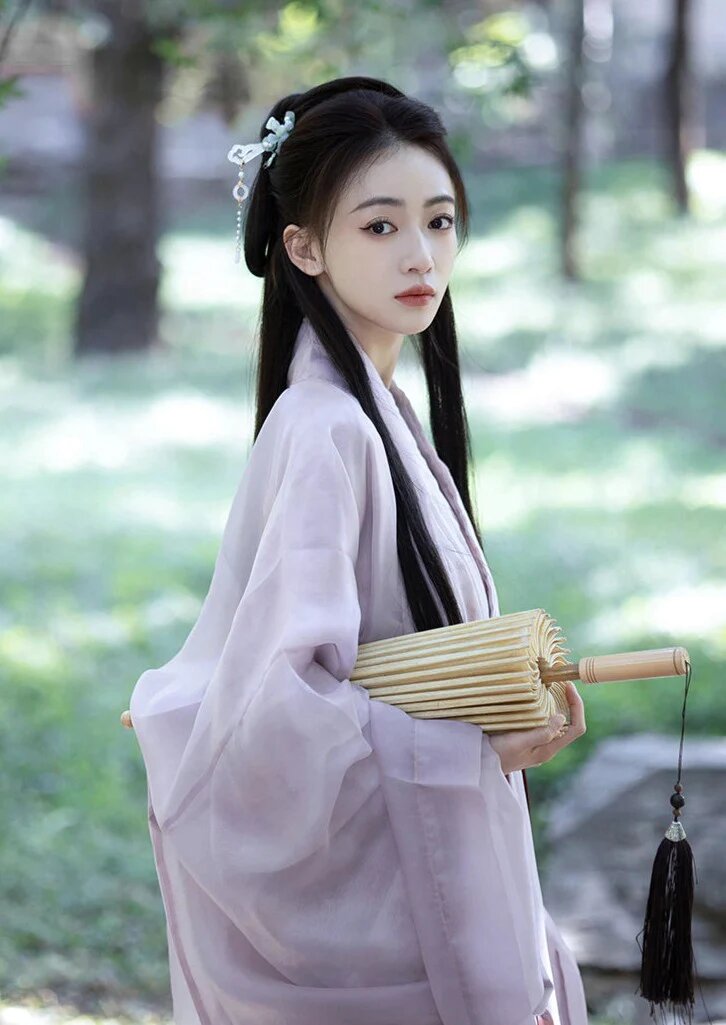 Vintage High-Heel Shoes and Qipao:A Blend of Traditional Elegance Vintage High-Heel Shoes and Qipao:A Blend of Traditional Elegance