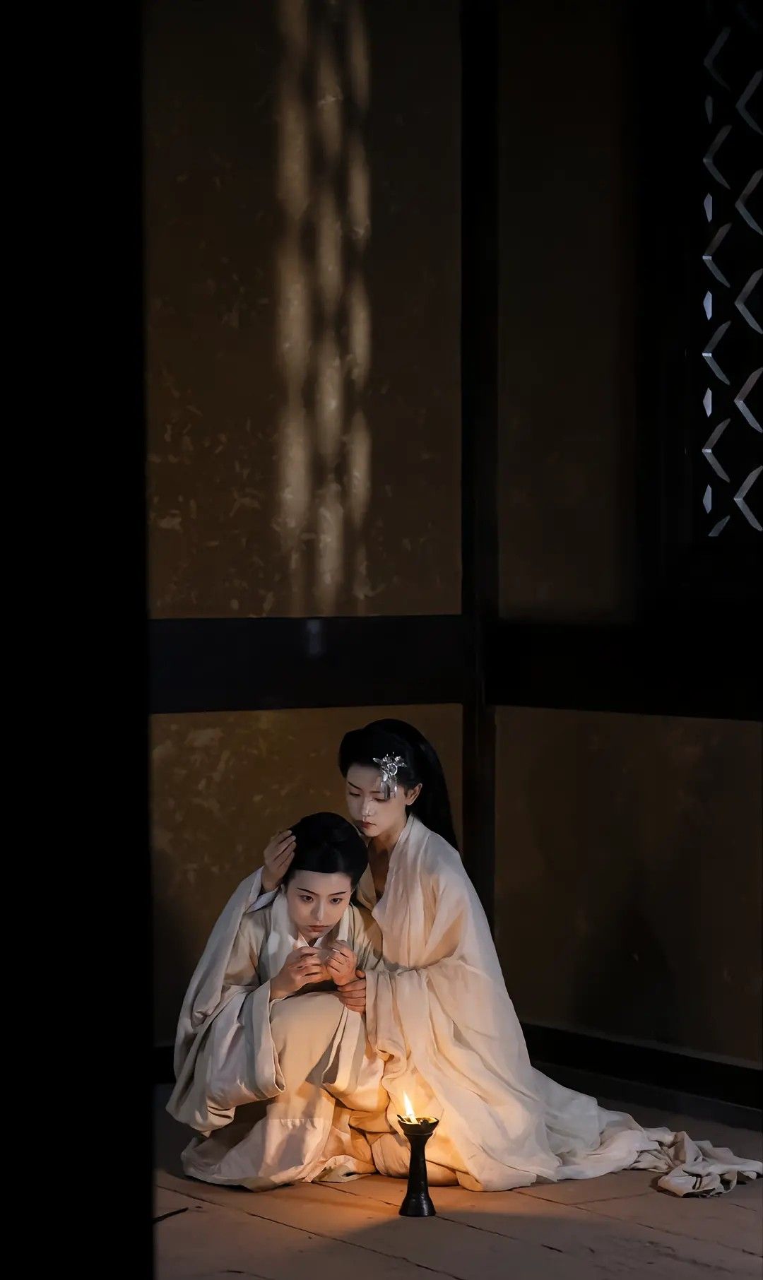 The Splendor of Tang Dynasty Hanfu Shoes:A Journey Through Time