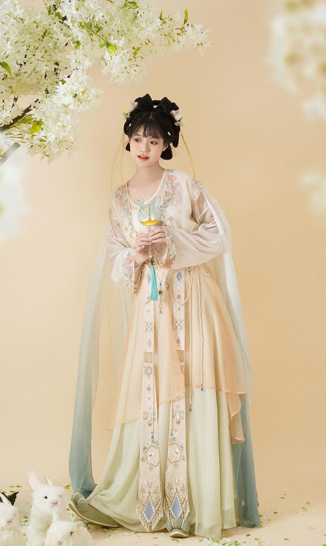 Exploring the World of Plus-Size Hanfu Dress:The Elegance of Traditional Chinese Fashion Exploring the World of Plus-Size Hanfu Dress:The Elegance of Traditional Chinese Fashion