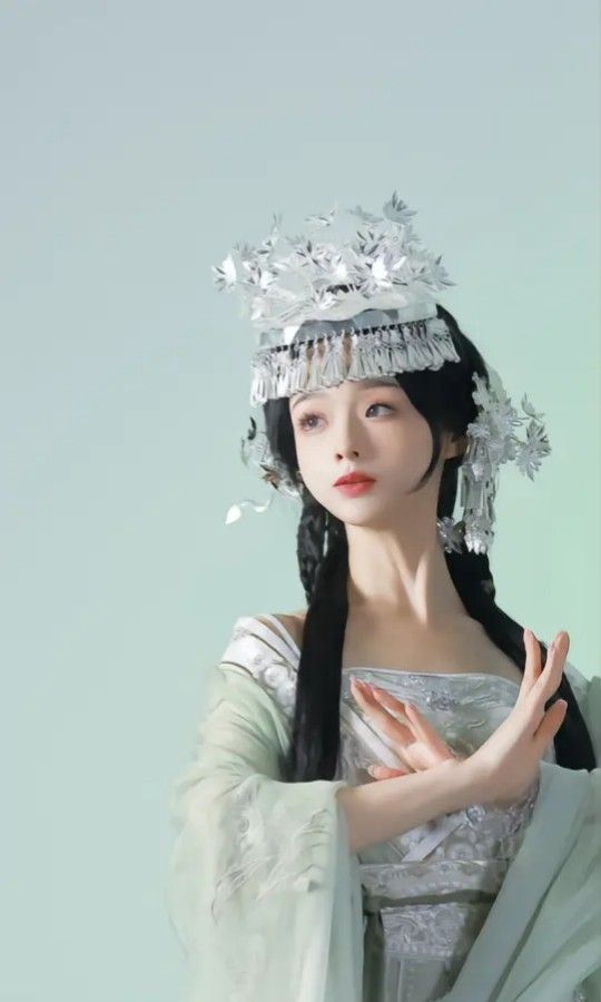 The Evolution of Traditional Hanfu Hairstyles with Hairnets:A Detailed Exploration The Evolution of Traditional Hanfu Hairstyles with Hairnets:A Detailed Exploration