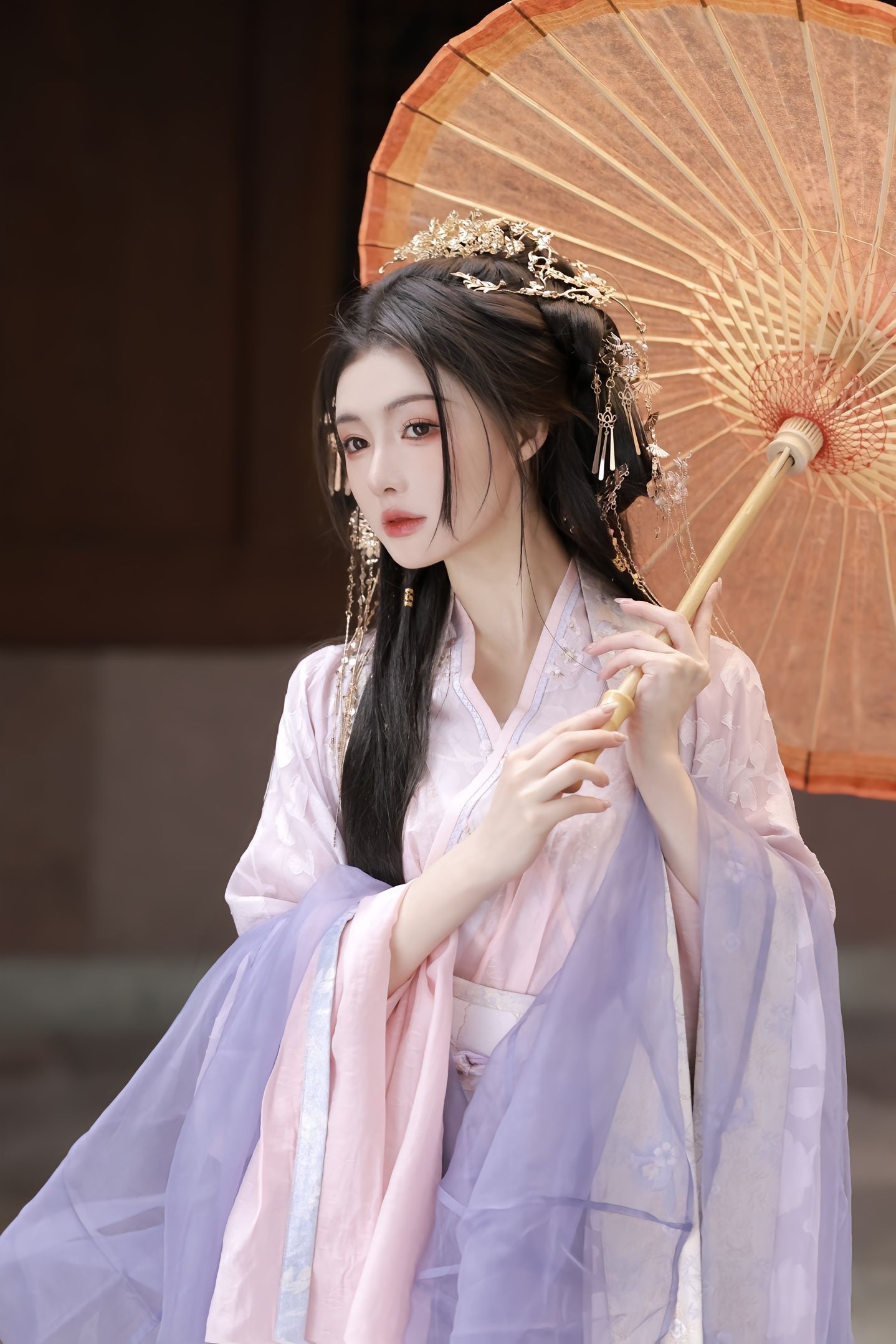 The Evolution of Cheongsam:A Modernized Blouse with a Flattering Belly-Covering Style The Evolution of Cheongsam:A Modernized Blouse with a Flattering Belly-Covering Style