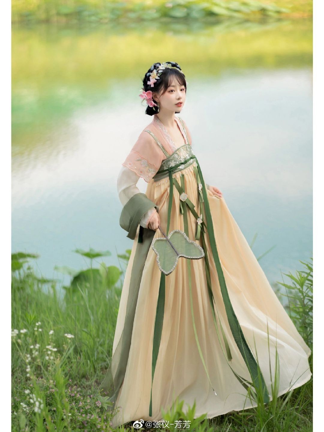 Embracing Modernity in Traditional Cheongsam:A Dance Performance of Modern Chinese Style Embracing Modernity in Traditional Cheongsam:A Dance Performance of Modern Chinese Style