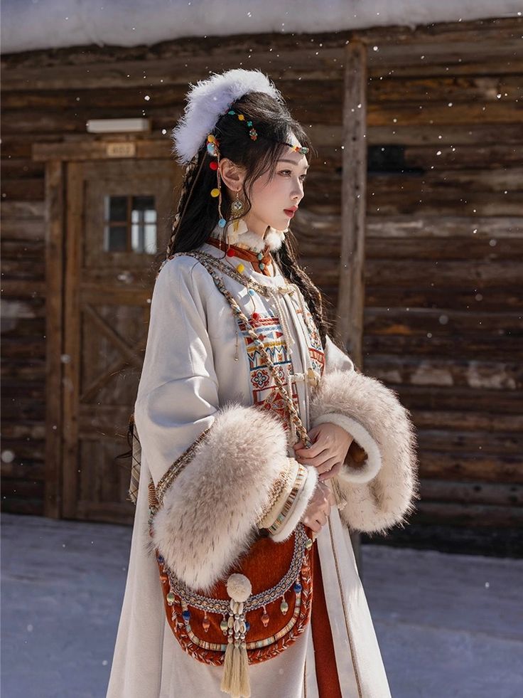 Hair Ornaments and the Evolution of Hanfu Fashion:A Focus on Post-Compression Techniques Hair Ornaments and the Evolution of Hanfu Fashion:A Focus on Post-Compression Techniques