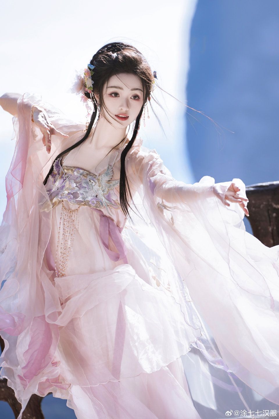 Green Hanfu Shoes for Children:A Trendy and Environmentally-Friendly Choice