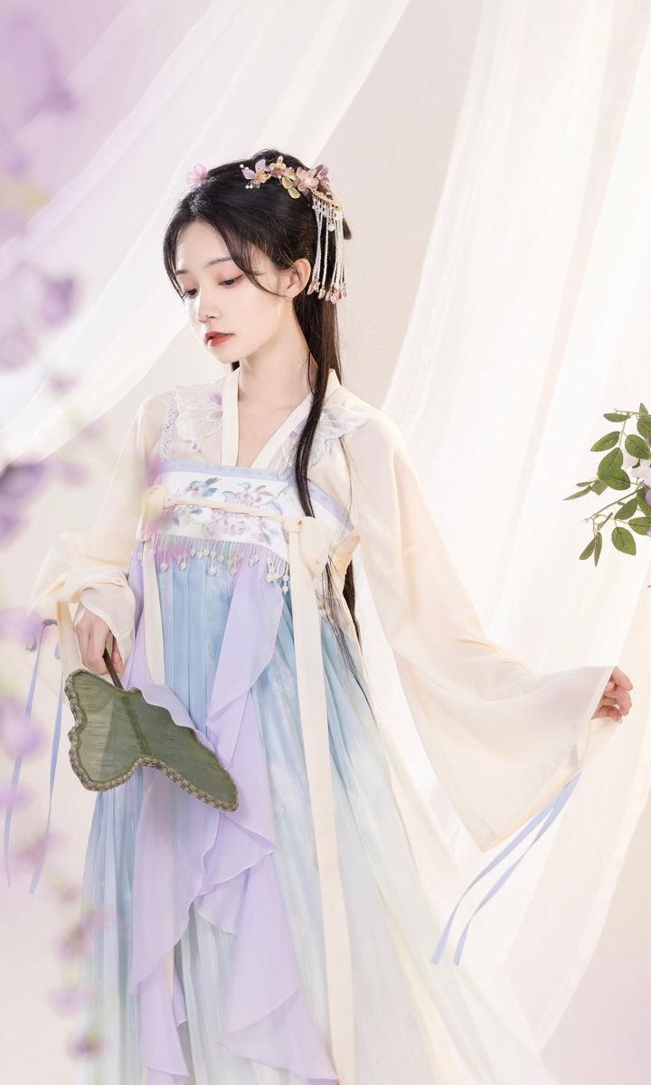 Designing Traditional Hanfu for 30cm-Scale Miniature Dolls Designing Traditional Hanfu for 30cm-Scale Miniature Dolls