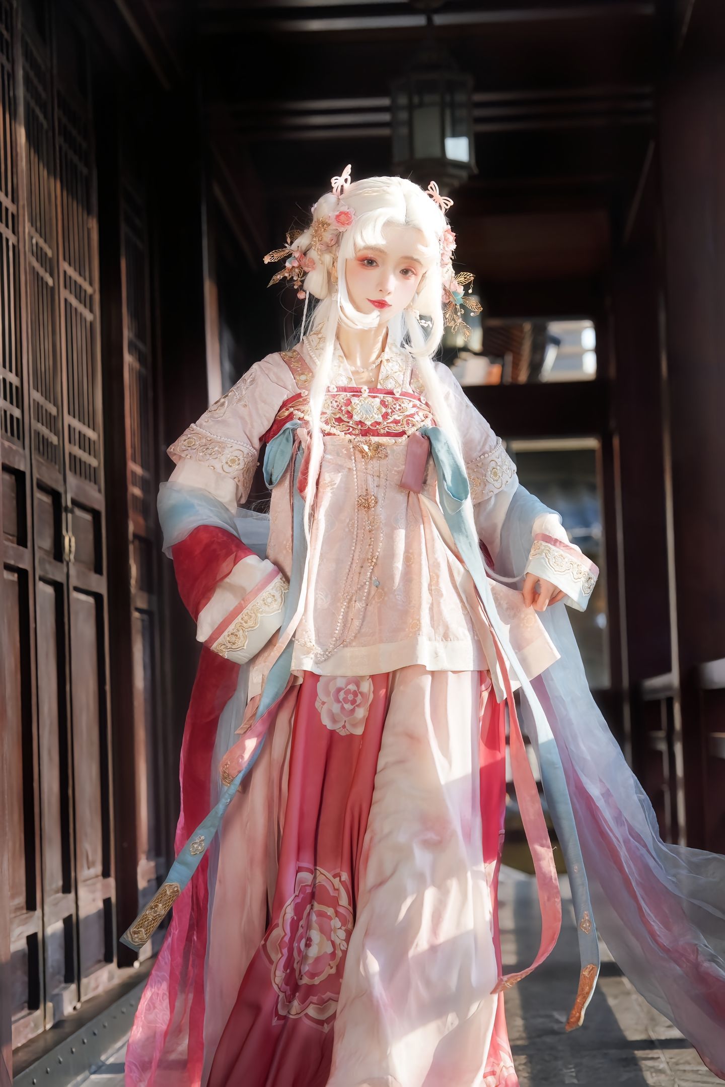 Summer-Chic in Silk:The Art of Wearing a Cheongsam-Inspired Silk Shawl Over a Light Summer Outfit