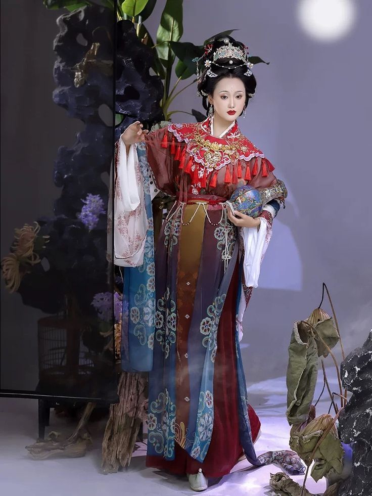 Elegance in Traditional Chinese Clothing:The Charm of Yaran Hanfu