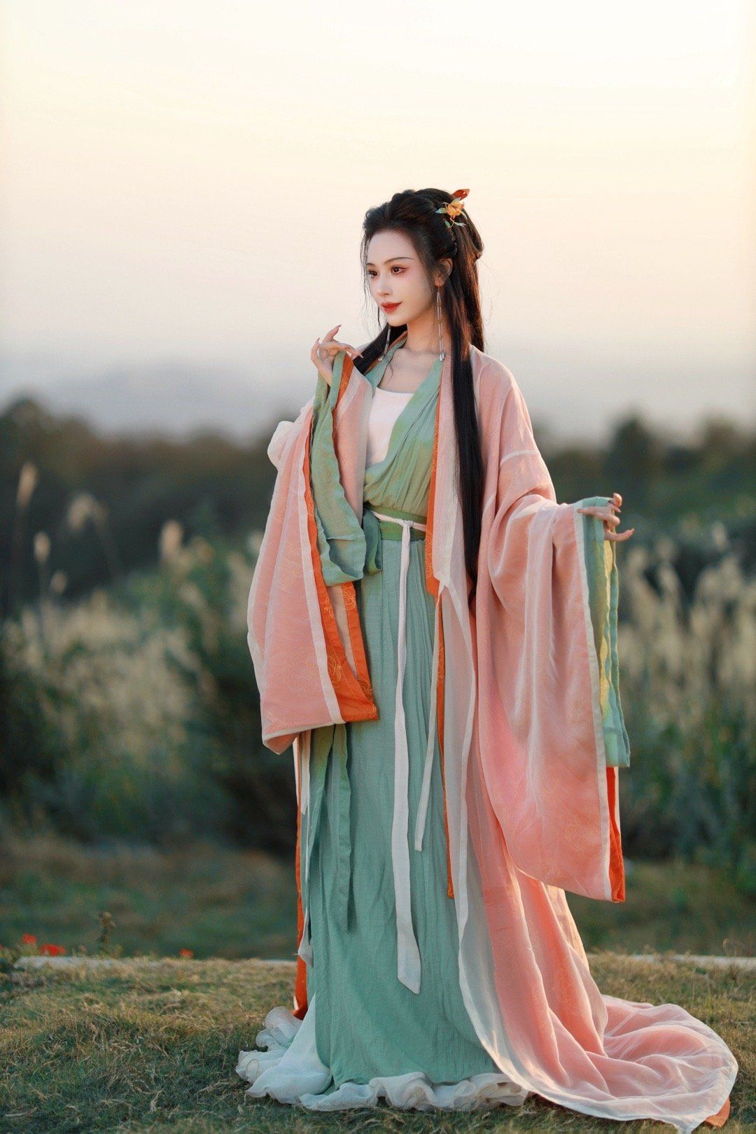 Winter Wrap for the Hanfu Princess:A Tale of the Little Princesss Elegant Winter Poniard