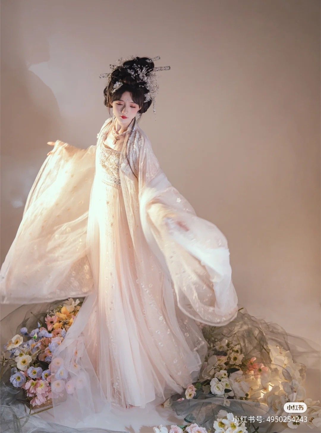 Youth Embracing Traditional Chinese Hanfu Fashion:A New Trend in Chinese Cultural Revival