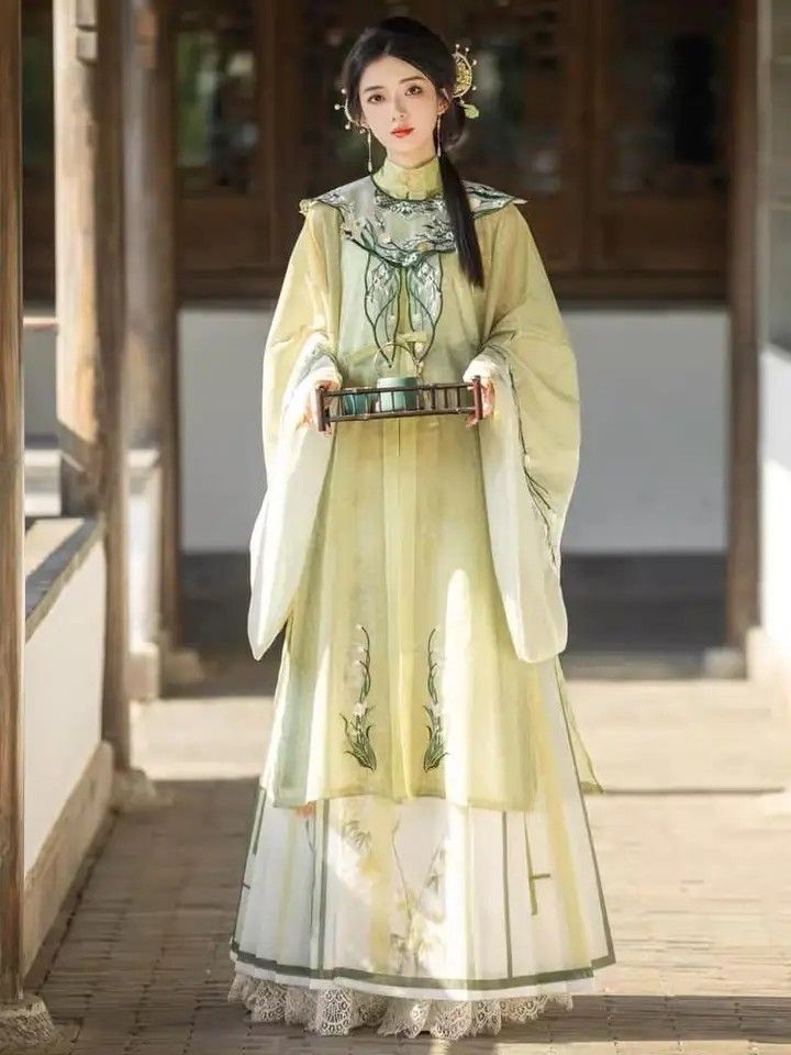 Muyu Collection:The Origin of Traditional Hanfu Fashion Muyu Collection:The Origin of Traditional Hanfu Fashion