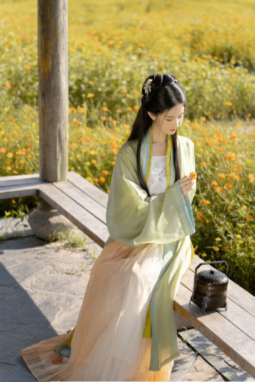 Generals Hanfu and the Special Forces:A Blend of Tradition and Modernity