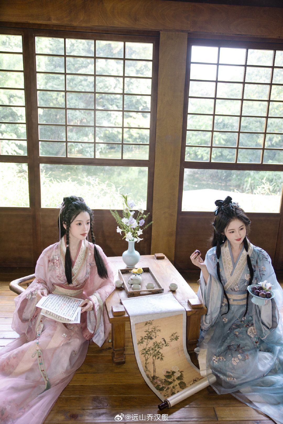 The Joy of a Tiny-Stature Bride’s Wedding Gown:The Charm of a Cheongsam for the Mother of the Bride The Joy of a Tiny-Stature Bride’s Wedding Gown:The Charm of a Cheongsam for the Mother of the Bride