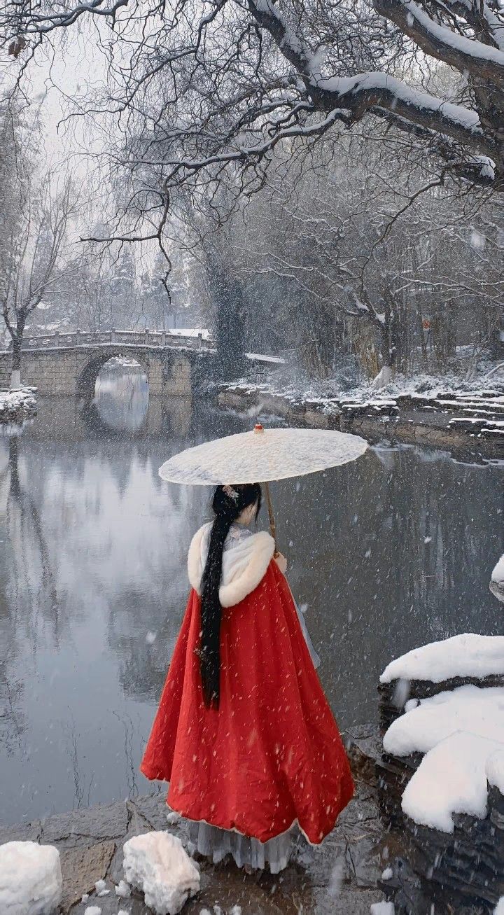 Unveiling the Original Splendor of Hanfu:The Story of Chenbi Unveiling the Original Splendor of Hanfu:The Story of Chenbi