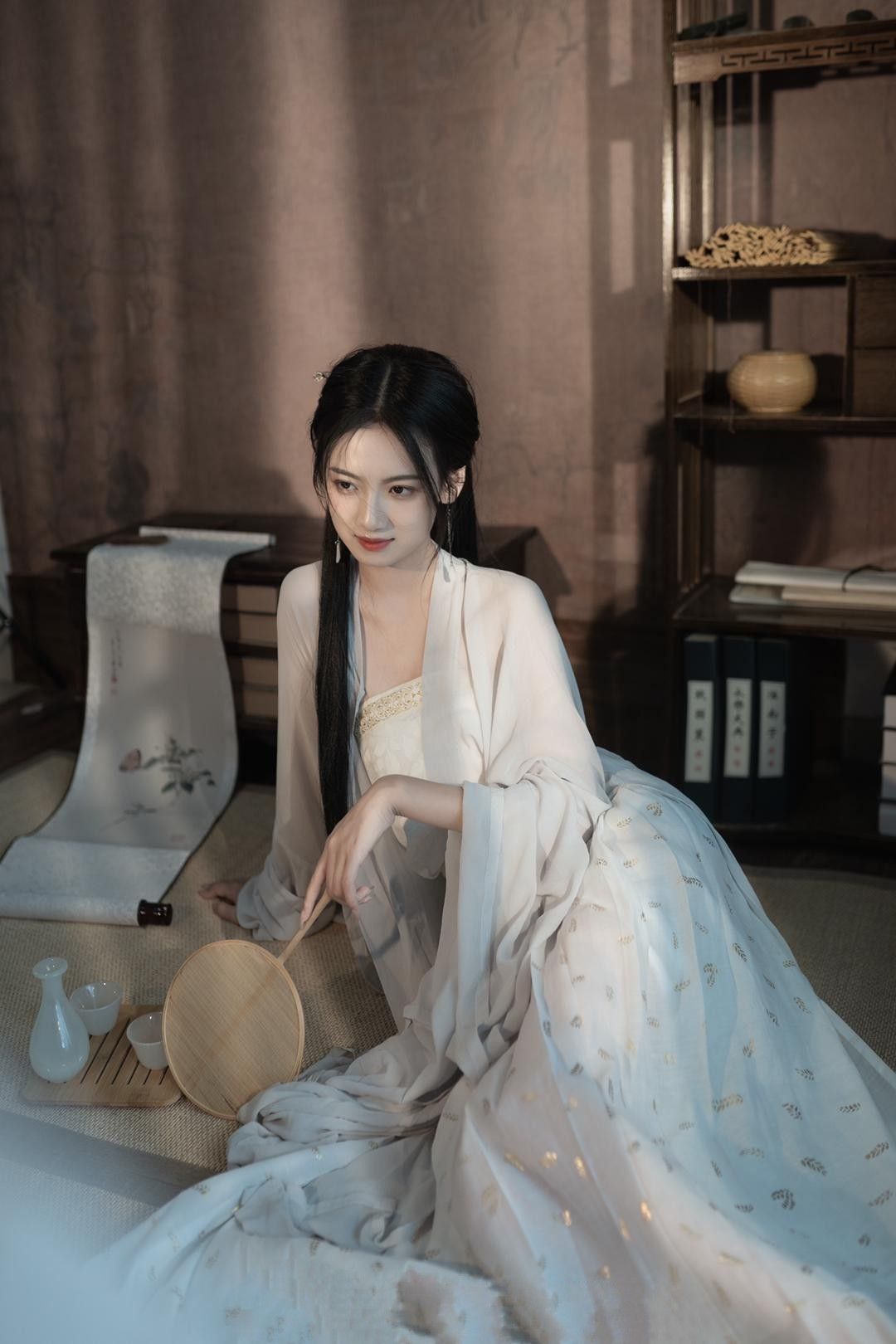 Neo-Ming Style Horseback Skirt:A Traditional Engagement Ceremony in Modern Times Neo-Ming Style Horseback Skirt:A Traditional Engagement Ceremony in Modern Times