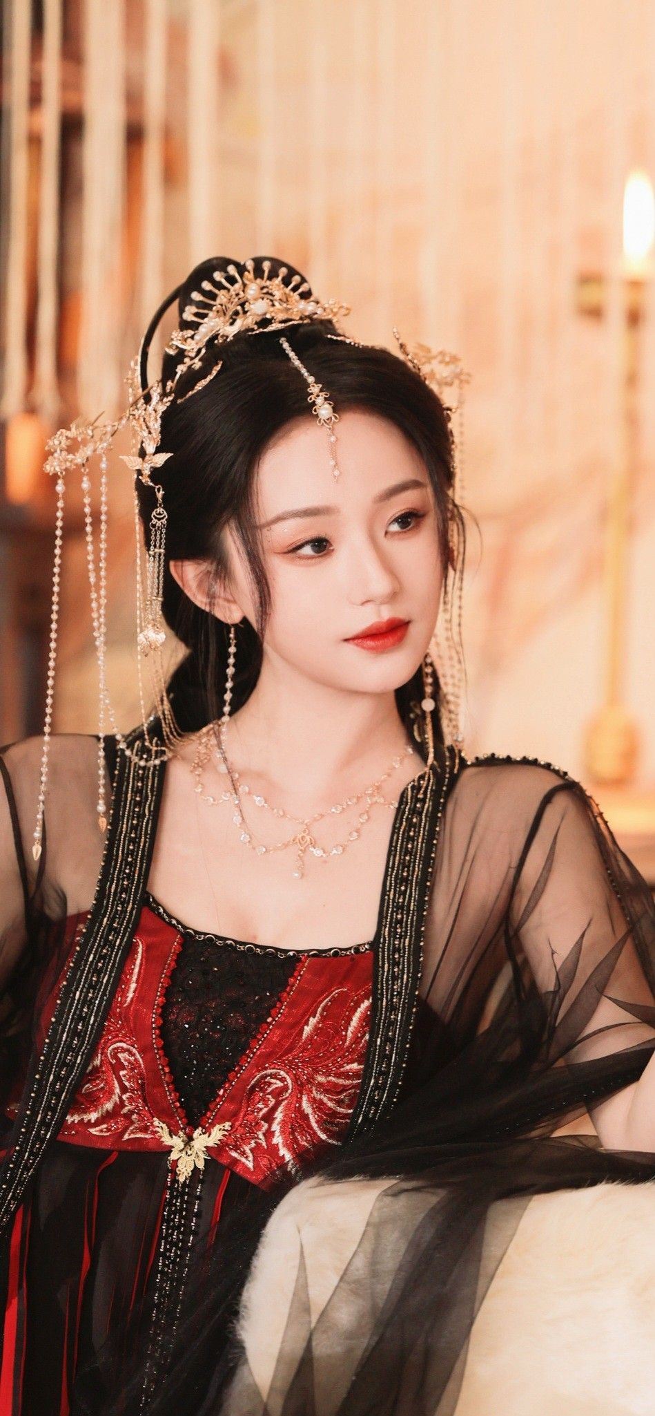 Little Girls in Traditional Splendor:The Charm of Thick Hanfu Costumes Little Girls in Traditional Splendor:The Charm of Thick Hanfu Costumes