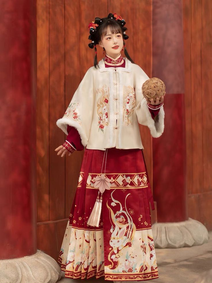 Brown Wig for Hanfu Fashion:Exploring the Enchantment of a Traditional Chinese Beauty Brown Wig for Hanfu Fashion:Exploring the Enchantment of a Traditional Chinese Beauty