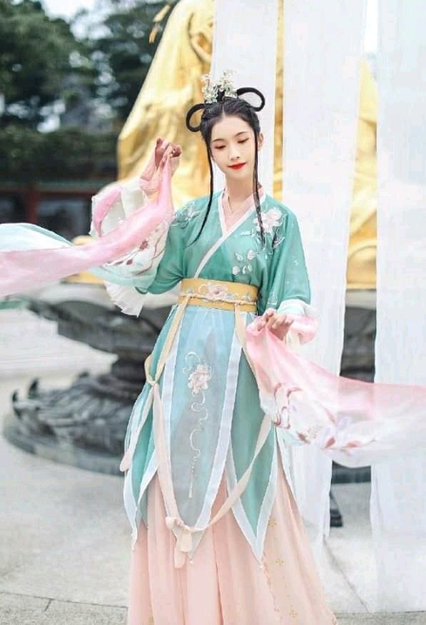 The Rise of Qipao with Autumn-Winter Thick Long Coats