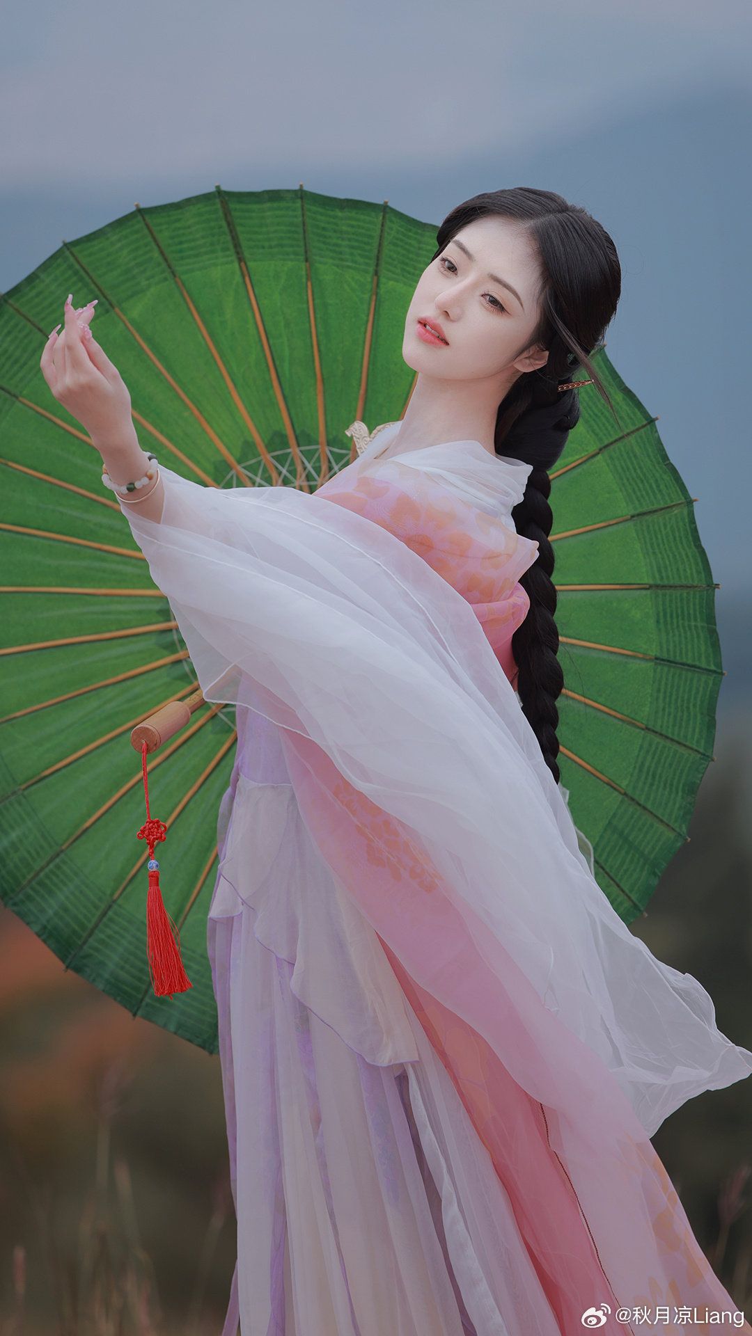 Embracing Originality:The Art of Qipao Design Revolution Embracing Originality:The Art of Qipao Design Revolution