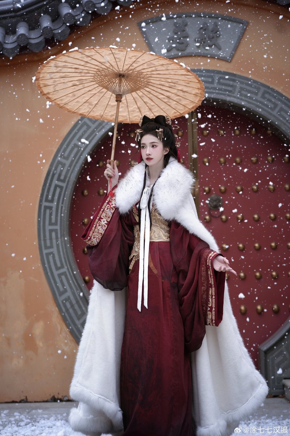 Vintage Style Cheongsam:The Hourglass Silhouette Vintage Style Cheongsam:The Hourglass Silhouette