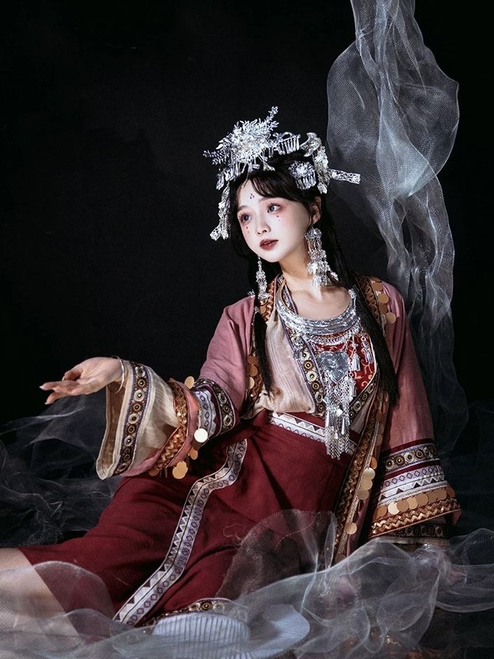 Red Classic Full-Opening Cheongsam with Ancient Style