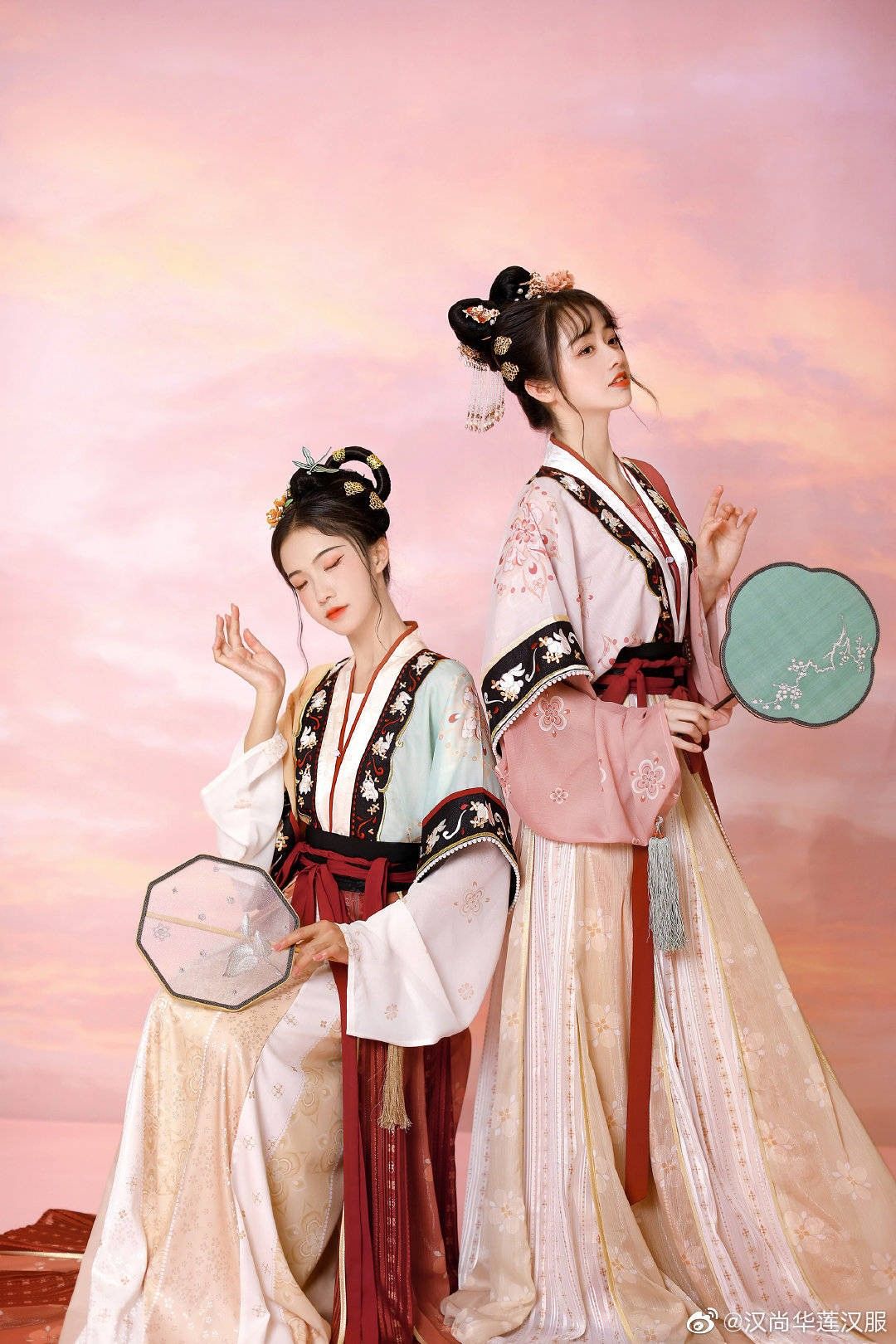 By the Rivers Edge:The Original Hanfu Studio of Evening Snowfall By the Rivers Edge:The Original Hanfu Studio of Evening Snowfall