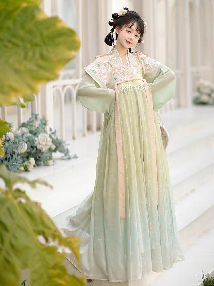 The Rise of Hanfu Maomin Inner Layers:Understanding the Evolution of Traditional Chinese Fashion The Rise of Hanfu Maomin Inner Layers:Understanding the Evolution of Traditional Chinese Fashion