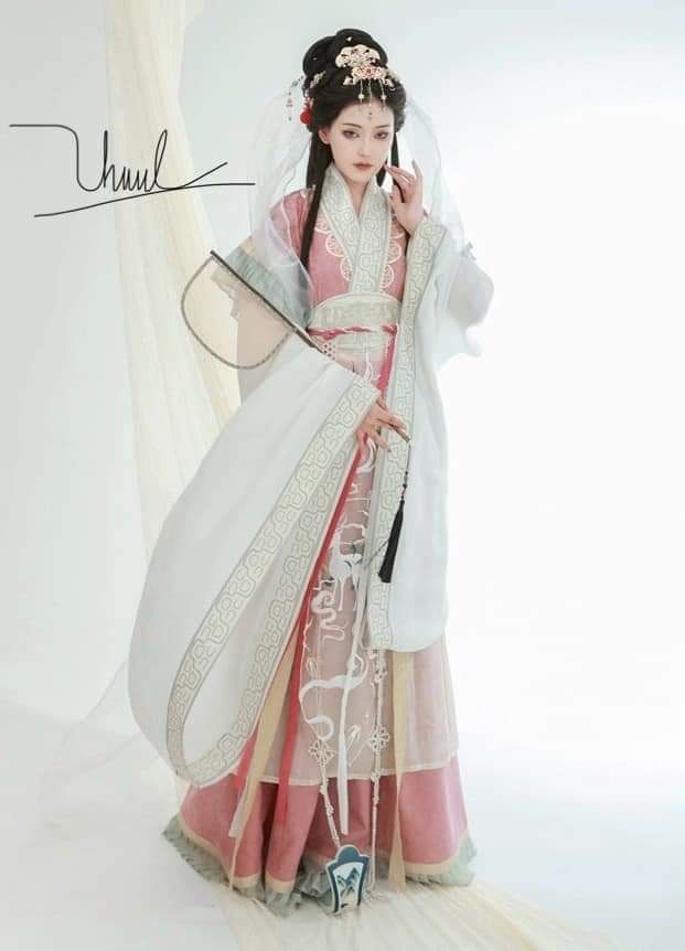 Silk Cheongsam:The Legacy of Traditional Chinese Fashion