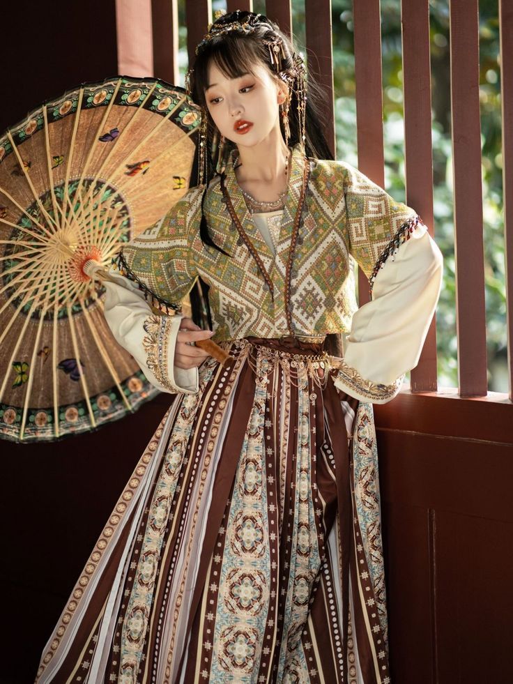 Qipao:The New Chinese Style of Belly-Covering Elegance Qipao:The New Chinese Style of Belly-Covering Elegance