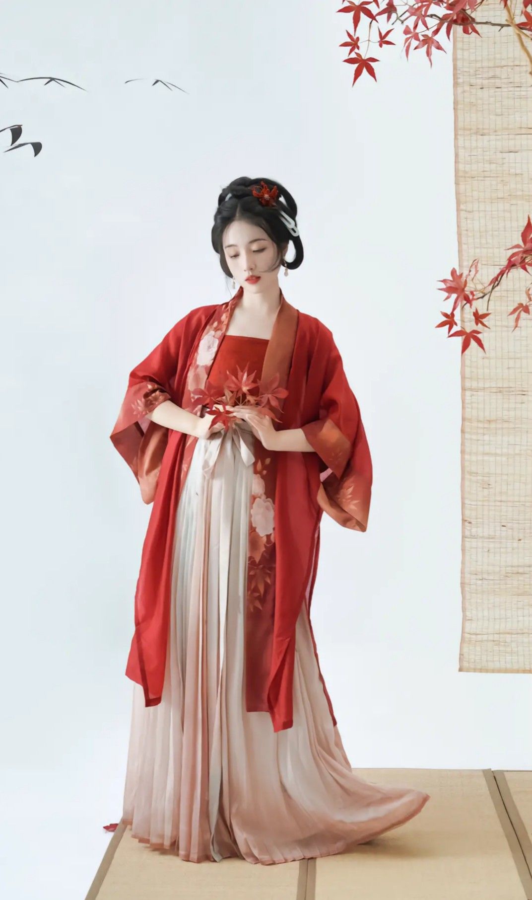 The Splendor of Tang-Era Hanfu Hair Buns:A Journey Through Time