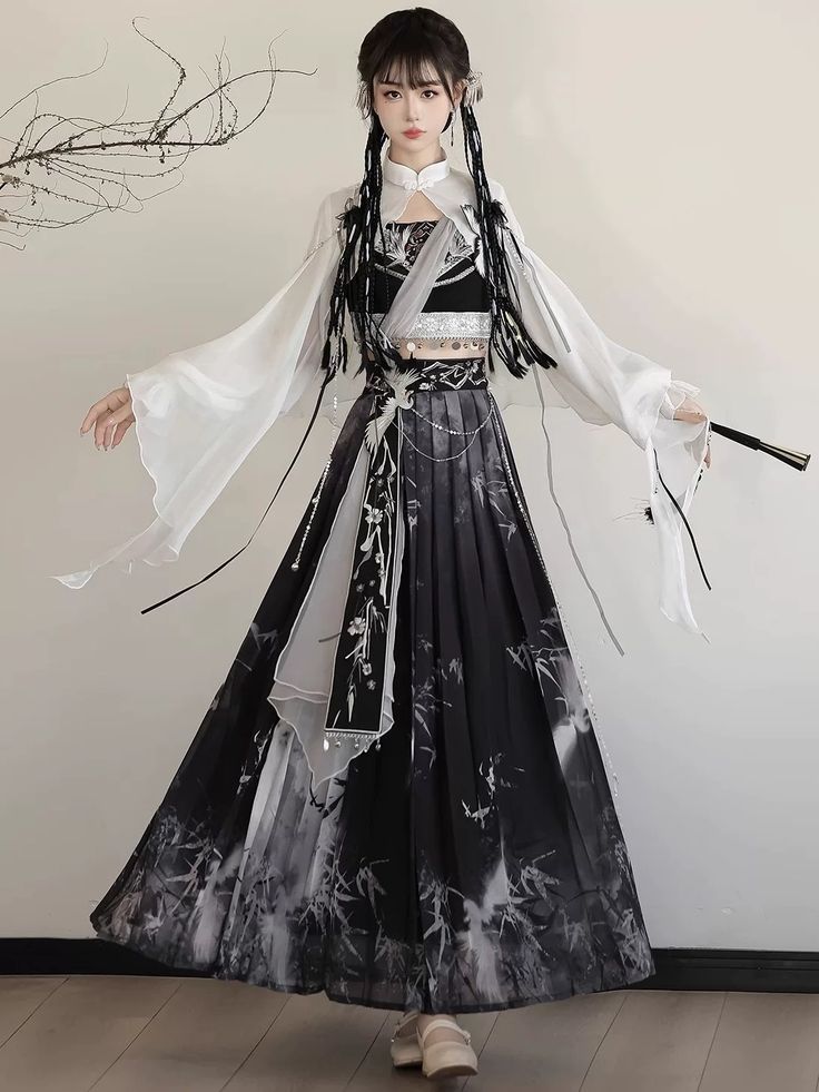 The Elegance of Cheongsam and Fish-Tail Skirt:A Journey into the World of Over-the-Knee Styling
