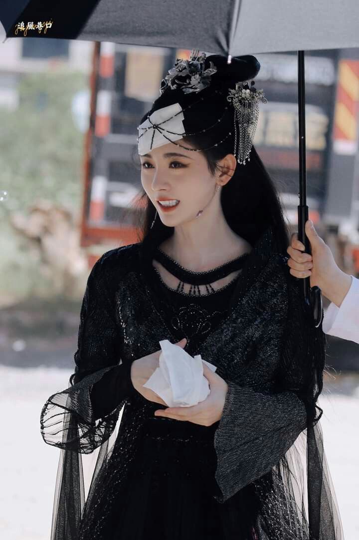 Tang-Style Hanfu Shoes for Women:A Glimpse into Traditional Chinese Footwear Elegance