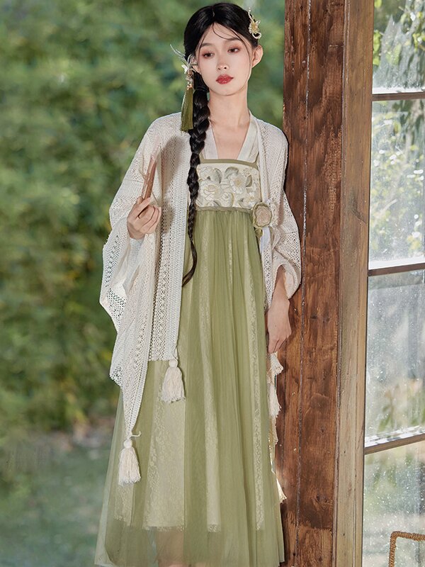 The Intricate Charm of Hanfu Ruqun:The Inner Lining of the Ancient Chinese Skirt