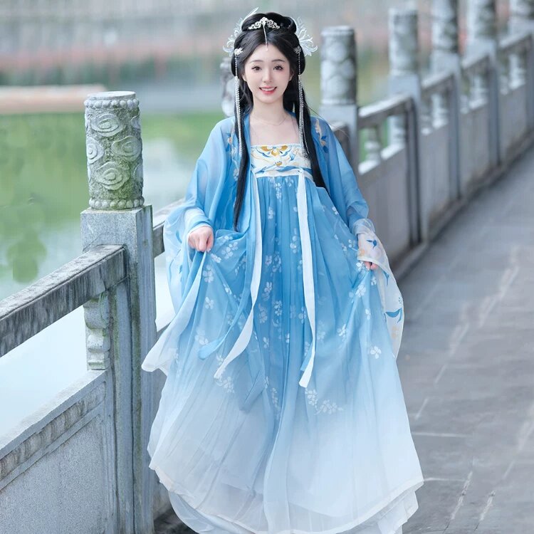 Winter Hanfu Layering:A Guide to Undergarments and Warmth