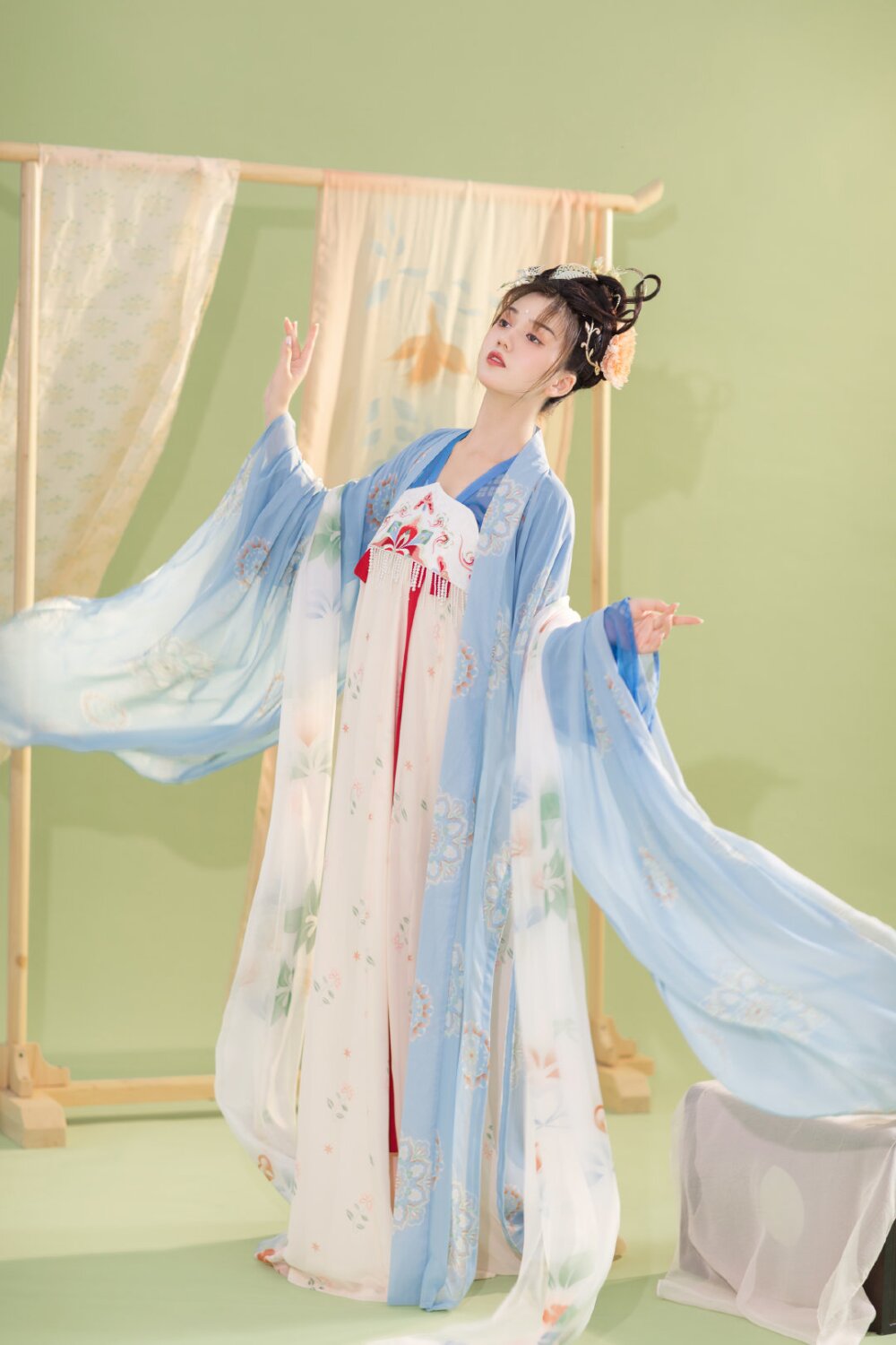 Ancient Headdresses of Chinese Costume Women:A Glimpse into Traditional Beauty