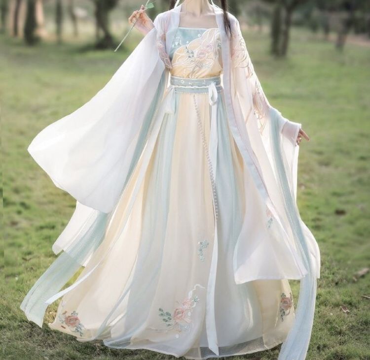 Elegant Ancient Delight:The 12-Year-Old Girls Traditional Chinese Costume Skirt