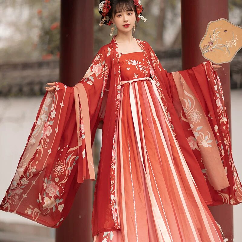 Little Girl in Hanfu:A Rising Star in the Chinese Online World