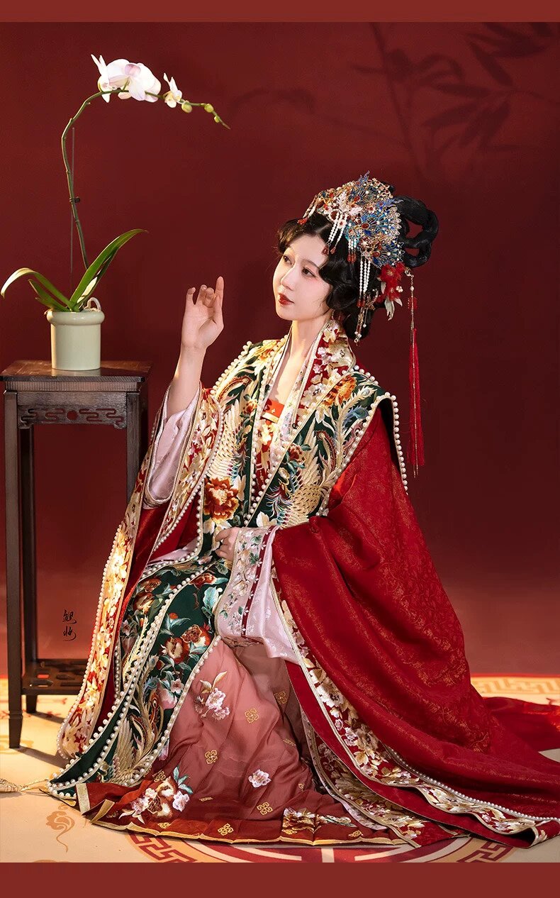 Children in Ancient Hanfu Costumes:A Glimpse into Traditional Chinese童装魅力