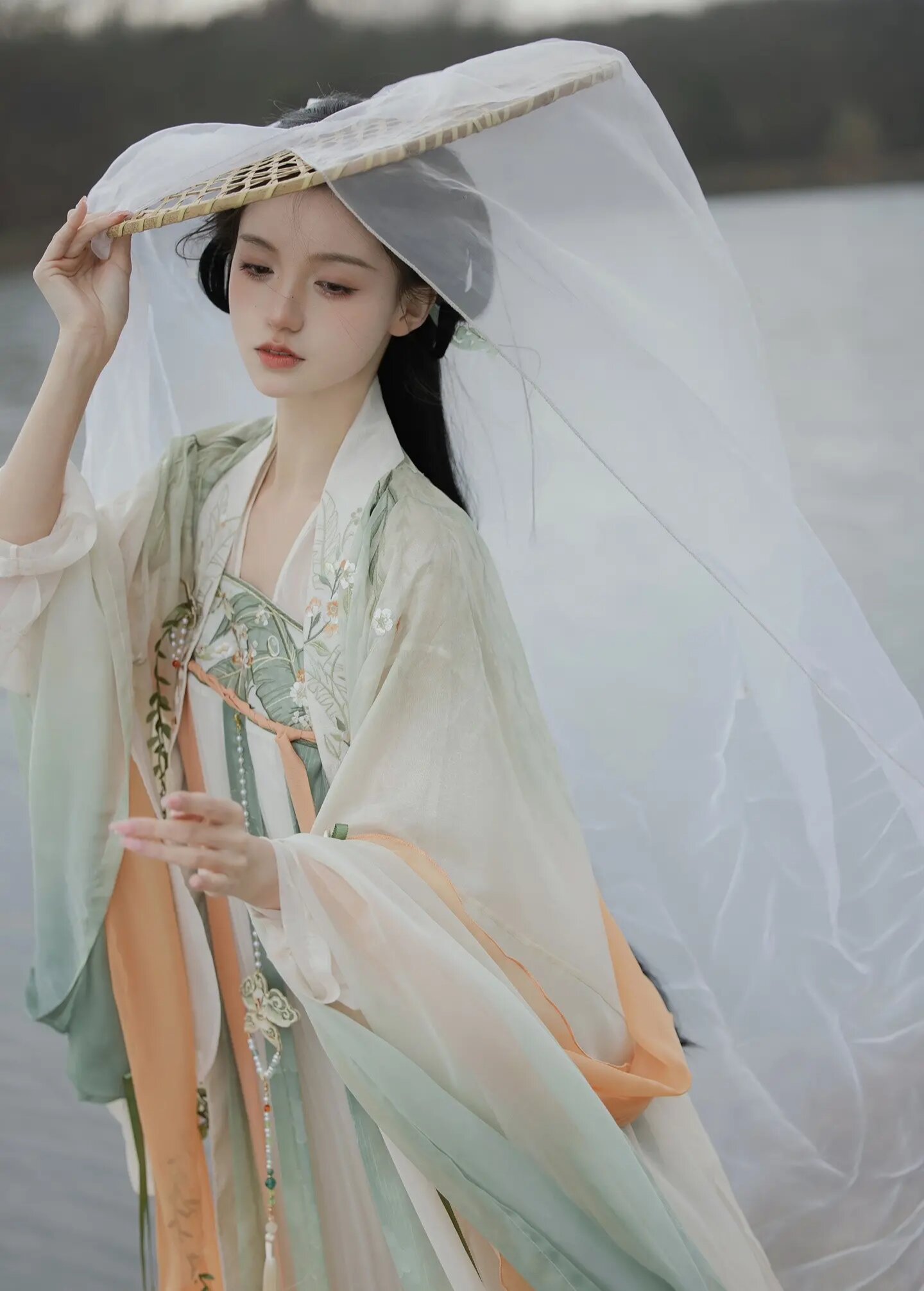 Elegant Thin Silk Qipao with Ice Silk Fabric
