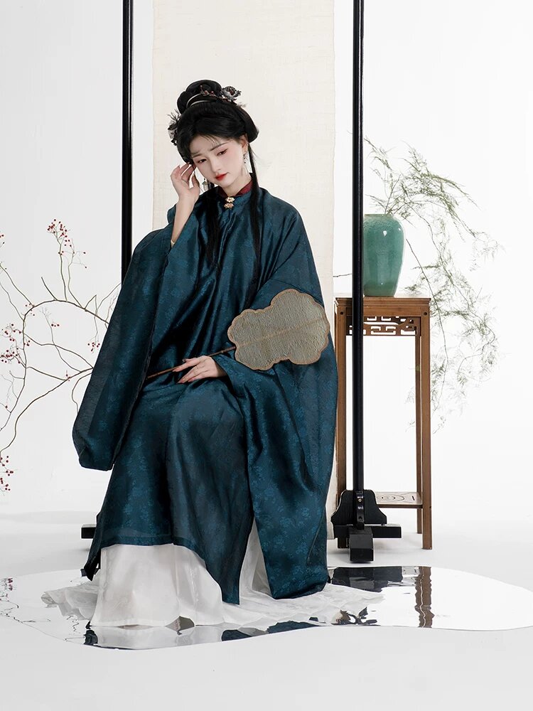 The Splendor of Jin-Style Hanfu:A Journey into Traditional Chinese Elegance
